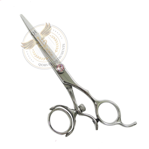 Ciseaux de barbier professionnels en acier inoxydable avec poignée pivotante pour les fournitures de salon de coiffure, qualité A+, pour droitiers - Product Image 1