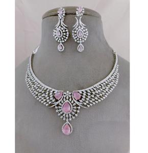 ชุดสร้อยคอพร้อมต่างหูประดับเพชรซิคอนเคลือบเงิน ดีไซน์ทันสมัย คุณภาพเยี่ยม สวยหรู เหมาะสำหรับงานปาร์ตี้ งานแต่งงาน คอลเลคชั่นสำหรับผู้หญิง - Product Image 1