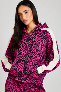 Sweat à capuche zippé pour femme, imprimé léopard rose, en polaire premium, style streetwear décontracté, tissu doux, sweat à capuche personnalisé, saison hiver, pour femme. - Product Image 1