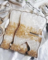 Support de Coran artisanal FAIZA CRAFT écologique en résine personnalisée, peint à la main avec des pétales de rose, personnalisation disponible