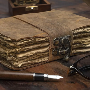 Carnet artisanal en cuir fait main, reliure rustique, cousu main, papier vintage à bords festonnés sans acide pour une utilisation durable - Product Image 4