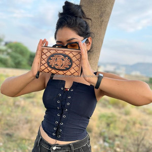 Cartera occidental de cuero con herramientas a mano para mujer, monedero Continental con cremallera, tarjetero de cuero genuino personalizado, regalos para ella - Product Image 3