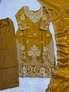 Ensemble Kurti et pantalon en soie GMY de qualité supérieure avec dupatta – Broderie lourde à sequins pour tenue de soirée - Product Image 6