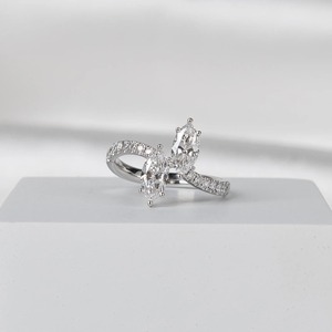 แหวนเพชรทรงมาร์คีส์เพาะเลี้ยงในห้องปฏิบัติการ น้ำหนัก 1.20 กะรัต ทอง 14K แหวนหมั้นเรียบหรู แหวนเพชรเจ้าสาว ดีไซน์มินิมอล เครื่องประดับอัญมณีชั้นดี - Product Image 1