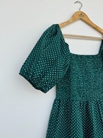 Robe longue trapèze verte à pois avec manches courtes et col carré, coupe décontractée, idéale pour l'été et les soirées en jardin