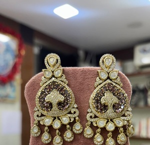 Hermosos Pendientes de Zirconia Brillante con Baño de Oro de Latón de Alta Calidad, Modernos y Elegantes para Fiestas Nocturnas, Colección de Moda para Mujer - Product Image 3