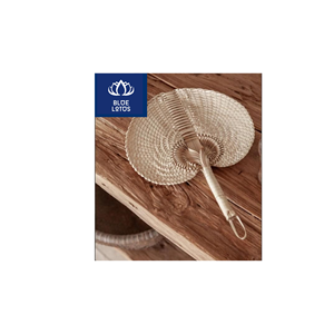 TENDANCES ACTUELLES : Éventail à main en fibre de palme écologique, sûr et pur, idéal pour le refroidissement et comme cadeau de mariage. Vendeur direct. - Product Image 1