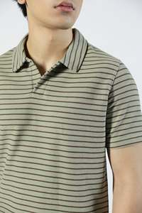 Polo personalizado para hombre, 100% algodón, con logo impreso en DTG, media cremallera, color sólido, corte holgado. - Product Image 4