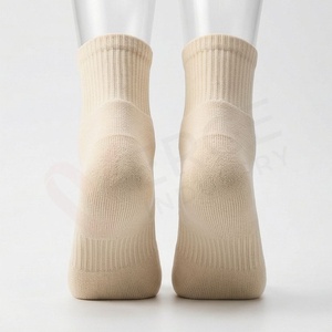 Chaussettes courtes pour hommes, couleur unie, tricotées, respirantes, en coton et élasthanne, fines, pour l'été, usage quotidien, style classique - Product Image 3