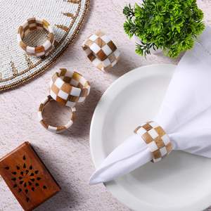 Ensemble de 12 anneaux de serviette rustiques faits à la main en époxy et bois pour la décoration de table, mariage, Pâques, accessoires modernes style ferme - Product Image 3