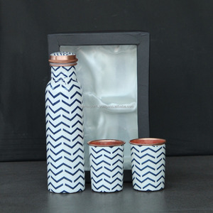 Juego de regalo de botella martillada de cobre puro de lujo de gran capacidad ecológica Ayurvédica Unisex agua hirviendo segura para el estilo de vida de la salud - Product Image 4