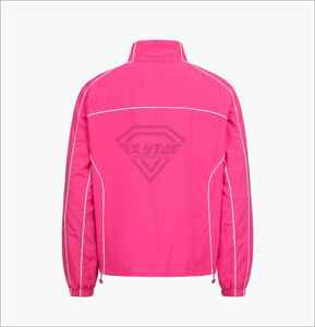 Conjunto Deportivo Premium Rosa para Hombre, Chaqueta Cortavientos Personalizada con Diseño de Ribetes, Pantalones Jogger, Fabricante de Ropa OEM, Venta al Por Mayor - Product Image 4