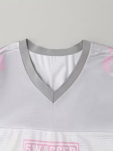 Camisetas de Fútbol Retro Personalizadas de Alta Calidad con Bordado Frontal, Cuello en V, Corte Regular, Transpirables, de Malla, para Hombre - Product Image 3