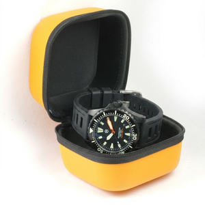 Estuche para Reloj Amarillo con Interior Negro y Cierre de Cremallera, Estuche de EVA - Product Image 1