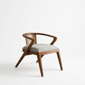 Fauteuil de salle à manger en bois massif nordique avec accoudoirs sculpturaux courbés et assise en tissu – Chaise pour hôtel, restaurant, café – Ensemble de mobilier d'art pur - Product Image 1