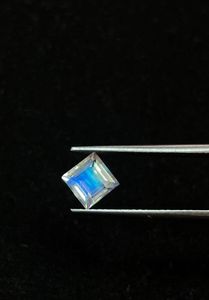 Pierre de lune arc-en-ciel naturelle, taille carrée, gemme en vrac à effet chromatique pour la fabrication de bijoux - Product Image 3