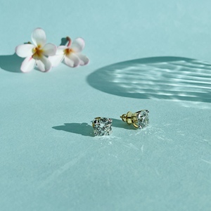 Boucles d'oreilles clous en diamant rond brillant de 3 carats, cultivé en laboratoire, or rose 14 carats, clarté F VVS2, certifié IGI, bijoux classiques unisexes - Product Image 1