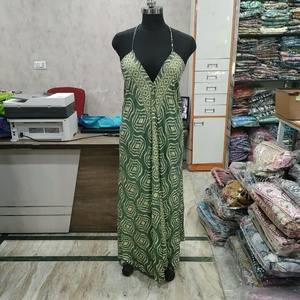 Vestido Maxi Boho Verde con Estampado Geométrico, Talla Única, Tejido Natural, Cuello en V, Espalda Descubierta, Línea A, con Borlas, para Mujer - Product Image 4