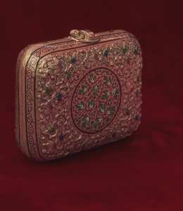 Bolso de mano de latón con cadena y grabado, precio razonable, tacto premium, accesorios de boda para mujer con opción OEM/ODM - Product Image 6