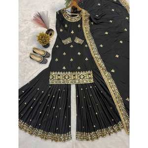 Ensemble de costume pour femmes avec broderie et sequins, idéal pour les fêtes - Product Image 3