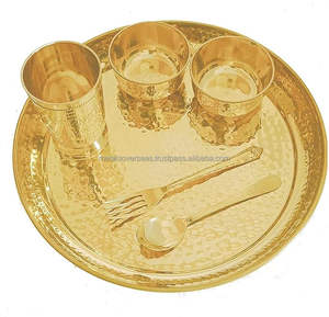 Ensemble de thali en laiton de conception internationale de premier choix et thali en cuivre de forme lune, ensemble de vaisselle de haute qualité - Product Image 1