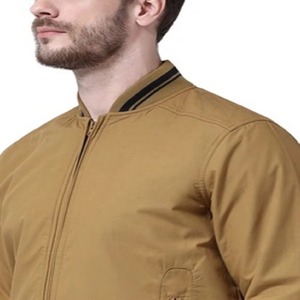 เสื้อแจ็คเก็ตบอมเบอร์ผู้ชาย สีมัสตาร์ดแทน ลำลอง ซิปหน้า คอริบบ์ น้ำหนักเบา สีคาเมล สีกากี ปักโลโก้ตามสั่ง รับผลิตแบบ OEM - Product Image 3