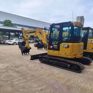 Mini-excavatrice Cat efficace conçue pour soutenir les travaux de creusement de fondations, l'installation de tuyaux et les travaux de terrassement sur divers chantiers - Product Image 1