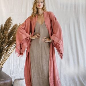Kimono Boho Sostenible, Cardigan Rosa, Vestido Elegante Largo Tipo Túnica, Vestido Bohemio para Invitadas de Boda - Product Image 1