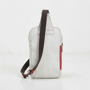Sac bandoulière en cuir pour homme avec poche zippée et sangles réglables - Product Image 2