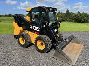 รถตักล้อยาง JCB 300 ขนาด 1.5 ตัน พร้อมเครื่องยนต์ยูโร 5 เกียร์บ็อกซ์ และปั๊ม สำหรับงานก่อสร้างหนัก - Product Image 2