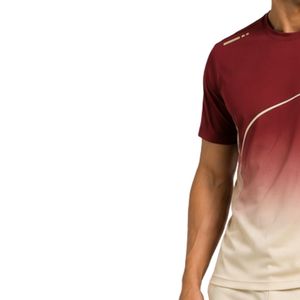 T-shirt de sport pour homme bordeaux et dégradé, à séchage rapide, pour la gym, la course et l'entraînement, personnalisable - Product Image 3