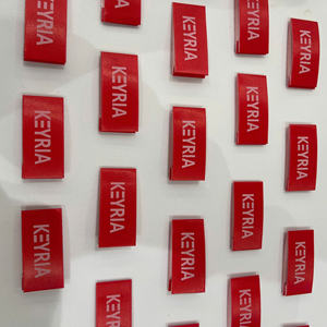 Pegatinas adhesivas de vinilo impermeables personalizadas para etiquetas de cuello de ropa y camisetas | Etiquetas autoadhesivas fáciles de aplicar para marcas de moda - Product Image 6