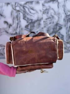 กระเป๋าเป้หนังแท้ลายตารางหมากรุก  งานแฮนด์เมด  ตกแต่งขนสัตว์  ดีไซน์เก๋  สำหรับนักเรียน  แบบ unisex  กระเป๋าดีไซน์เนอร์สุดพิเศษ - Product Image 5