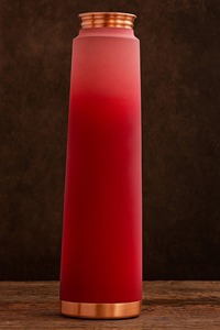 ขวดน้ำทองแดงสีแดงด้าน ดีไซน์มินิมอล พกพาสะดวก พร้อมฝาปิด - Product Image 4