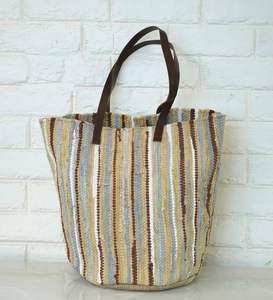 Sac messager tendance 2026 en jute et coton pour femme, avec design unique de pompon indien, idéal pour les filles bohèmes - Product Image 6