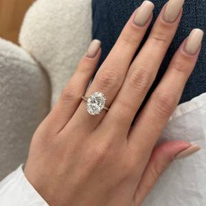 Bague solitaire en diamant ovale de 5 carats cultivé en laboratoire, bague de fiançailles classique en diamant ovale CVD de 5 carats, certifiée IGI - Product Image 4