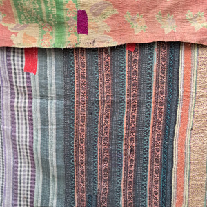 ผ้าคลุมเตียงหรูหราสไตล์วินเทจ Kantha พร้อมงานปักมือและดีไซน์งานปะติดปะต่อ ใช้สำหรับเครื่องนอนและเสื้อผ้า ออกแบบใหม่ด้วยผ้าควิลท์ - Product Image 4