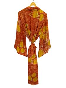 Kimono de Lujo con Parches de Seda, Túnica Larga para Dormir o como Cubre Bikini, Kimono Hecho a Mano con Sari de Seda Reciclada Vintage de la India - Product Image 5