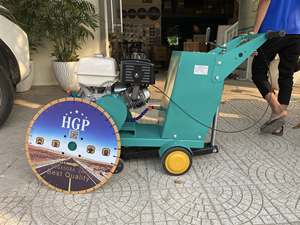 Machine à découper le béton et l'asphalte durable Q500A, moteur à essence, lame de 500 mm, scie à sol de 90 kg, haute efficacité, 13-15 CV, coupe de 180 mm - Product Image 2