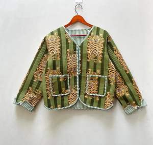 Chaqueta Bomber de Invierno Reversible y Transpirable con Estampado de Tigre, Ecológica, Acolchada, con Tela de Algodón - Product Image 1