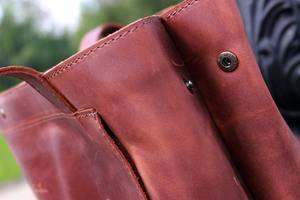 กระเป๋าโท้ทหนังแท้ทำมือสำหรับผู้หญิง ขนาดมาตรฐาน พร้อมซิปปิด ใช้ได้ทุกวัน รุ่น LTB-0206 - Product Image 5