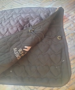 Elegante Manta para Caballo Acolchada con Diseño de Corazón, Impermeable, de Lana y Terciopelo, con Relleno de Piel de Oveja, Fabricante de Artículos Ecuestres - Product Image 5