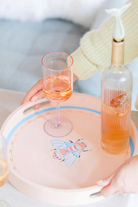 Plateau de service rond rose avec bord bleu, plateau décoratif pour boissons, élégant accessoire de décoration pour la maison, organisateur de petit-déjeuner et de produits de beauté, cadeau élégant - Product Image 2