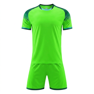 Ensemble maillot et short de football personnalisés de haute qualité, imprimés, 100 % polyester, séchage rapide, respirant, service OEM, prix de gros - Product Image 4