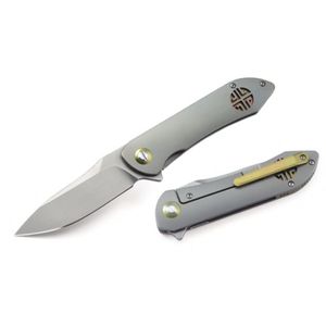 Couteaux de poche pliants durables avec lame en acier tranchante, détails de manche décoratifs et construction pivotante fiable pour le camping - Product Image 1