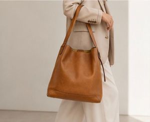 Sac hobo en cuir véritable pour femme, bandoulière, style minimaliste, grande capacité, couleur marron, usage quotidien - Product Image 2