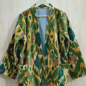 Chaqueta Corta de Terciopelo de Algodón con Estampado Floral, Kimono con Cinturón, Bata de Invierno, Prenda Perfecta para el Invierno - Product Image 1