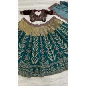 Ropa de fiesta de noche Lehenga Choli con trabajo de hilo y secuencia - Product Image 5