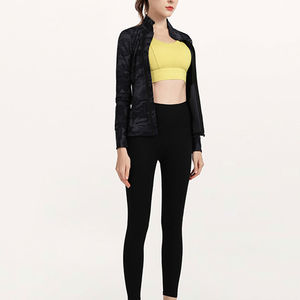 Chaqueta de equitación con material suave al tacto y acabado impecable, con tela premium y aspecto elegante. Servicio OEM para chaquetas de equitación. - Product Image 6