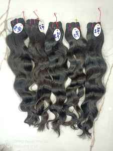 Extensiones de Cabello Humano Remy Virgen Indio Ondulado, Doble Trama a Máquina, Todos los Colores Aptos, Puntas de Una Sola Capa para Tejido de Cabello - Product Image 4